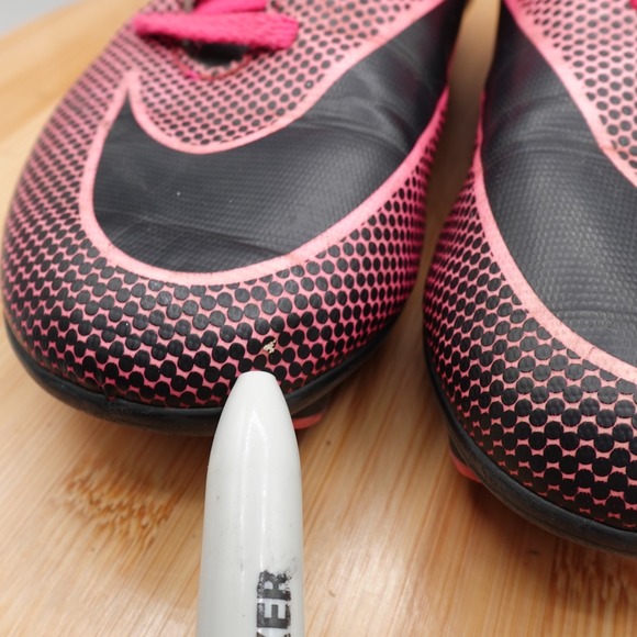NIKE Bravata II FG Youth US Size 3Y Pink Black Soccer Cleats 844442-600 Flaws - Picture 3 of 12